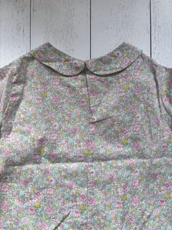 Camicia in cotone fantasia fiori con colletto tondo - immagine 4